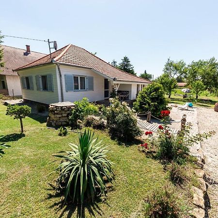 Berrybay Holidayhome Balatonkeresztúr Dış mekan fotoğraf