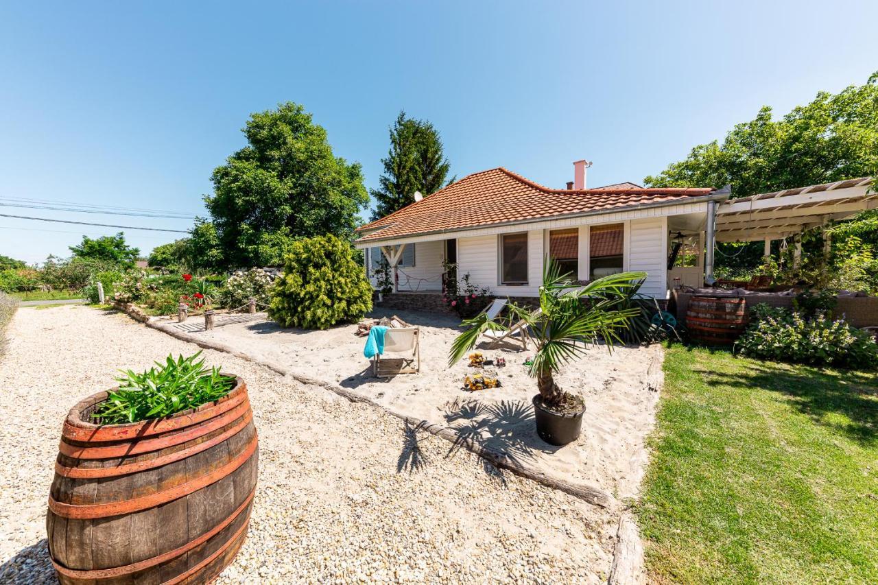 Berrybay Holidayhome Balatonkeresztúr Dış mekan fotoğraf
