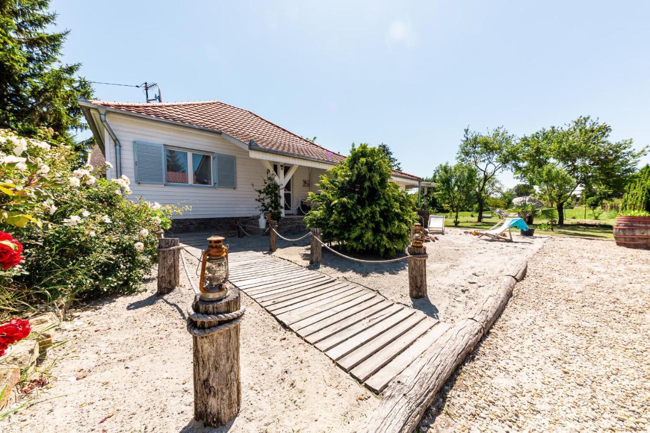 Berrybay Holidayhome Balatonkeresztúr Dış mekan fotoğraf