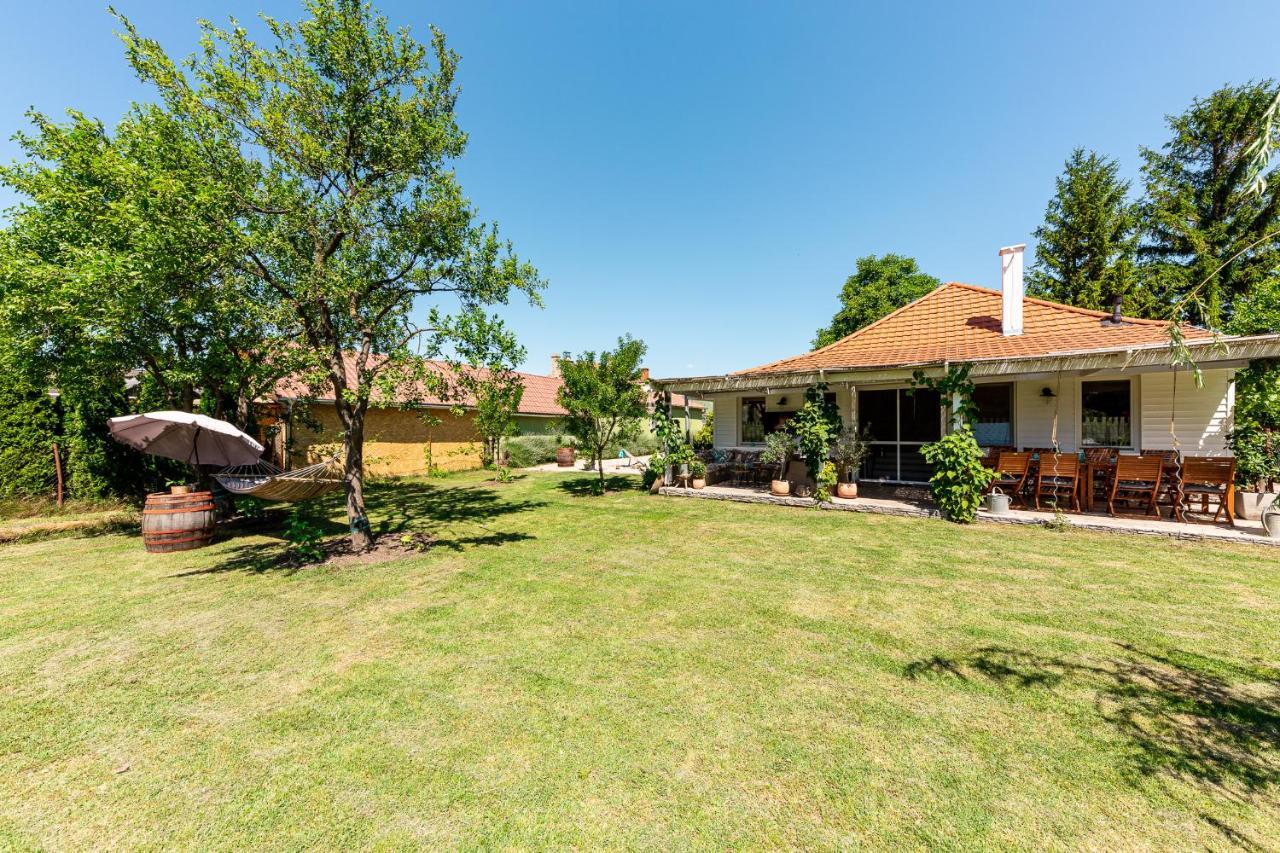Berrybay Holidayhome Balatonkeresztúr Dış mekan fotoğraf
